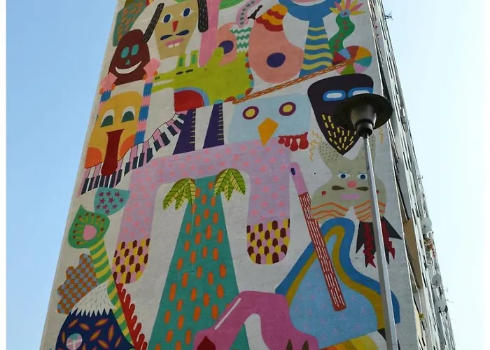 Street Art Zaspa - Wsrod Murali アパート *