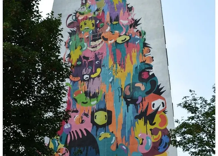 Street Art Zaspa - Wsrod Murali アパート